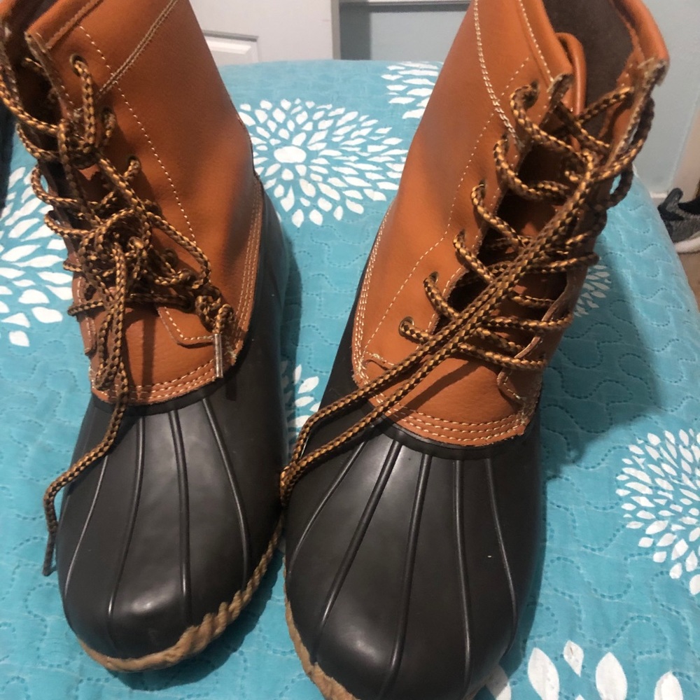Snow boots